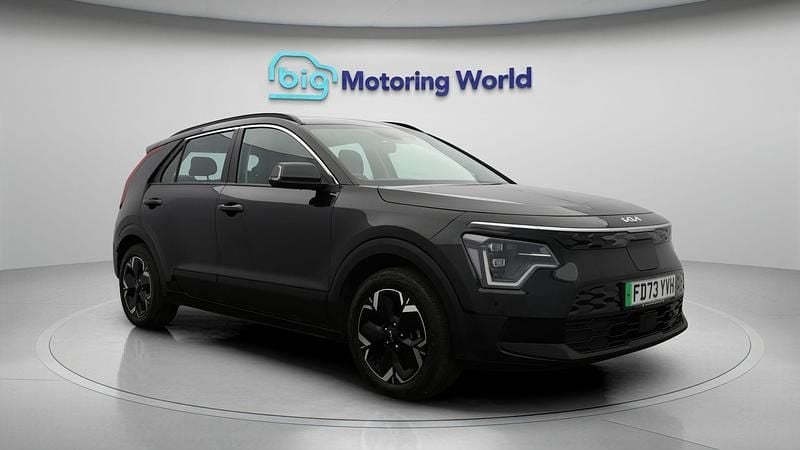 Black Used 2024 Kia e-Niro SUV | £16,600 (Super price) - Image 1/4