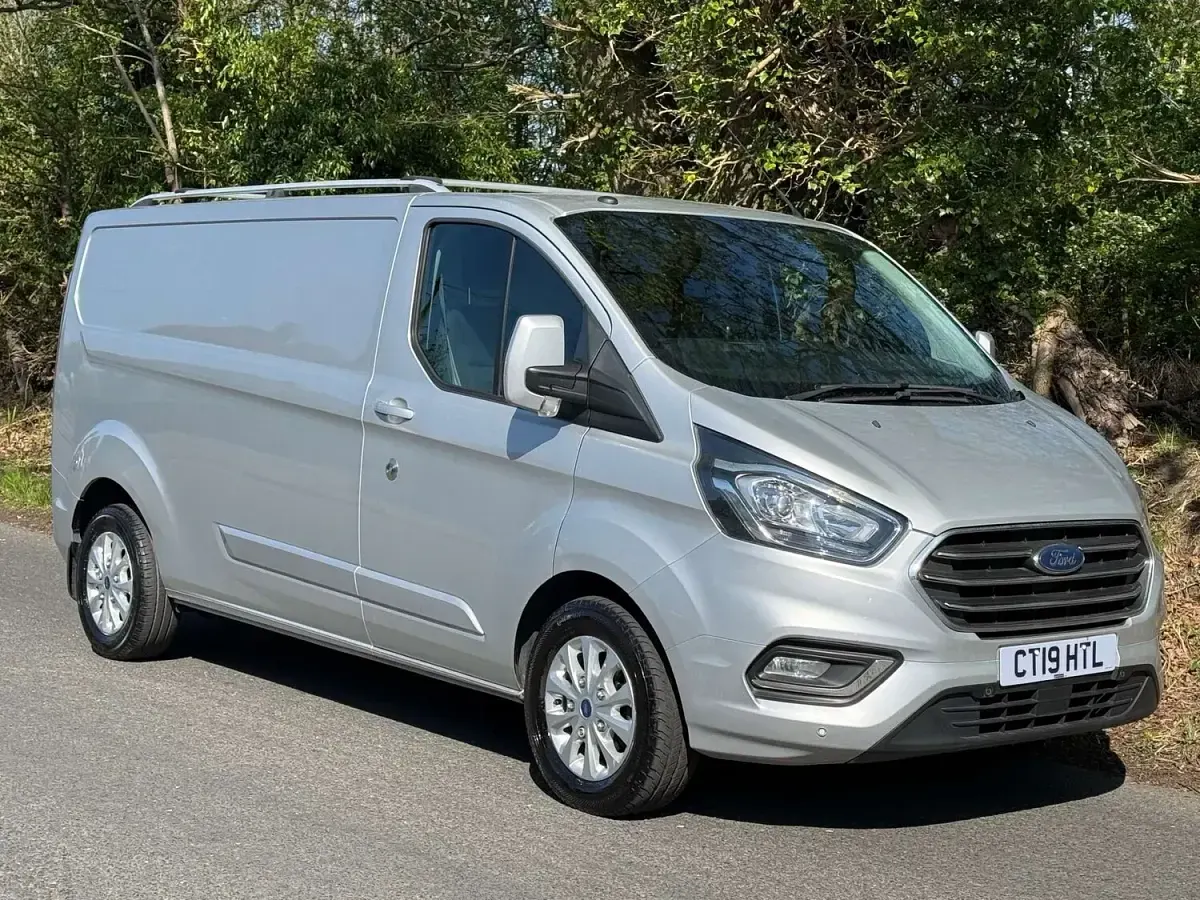 Used Ford Transit Custom Limited 130 HP (95 kW) 2019 Silver Van
