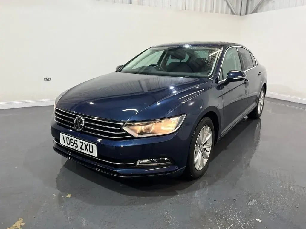 Begagnad VW Passat Business 150 HK (110 kW) 2015 Blå Sedan