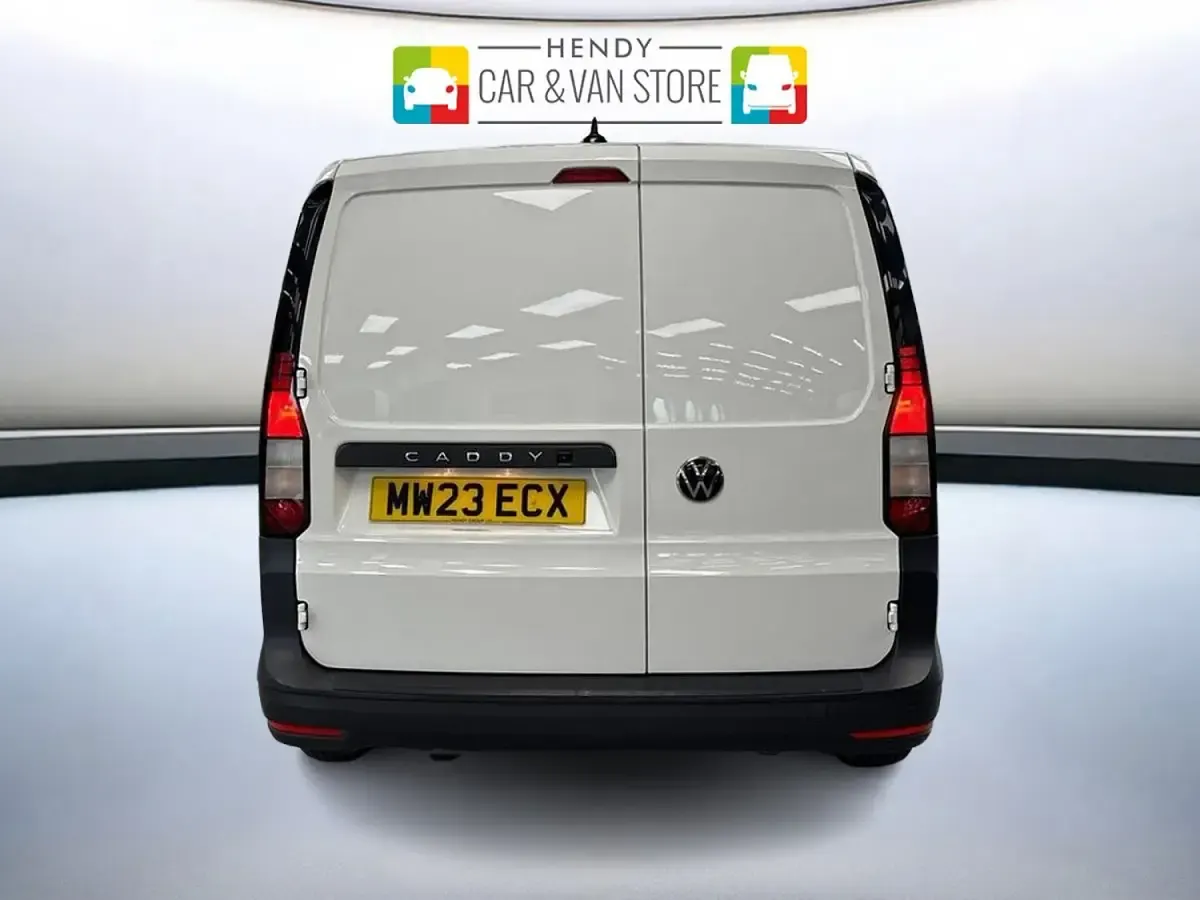 Used VW Caddy Maxi 102 HP (75 kW) 2023 White MPV
