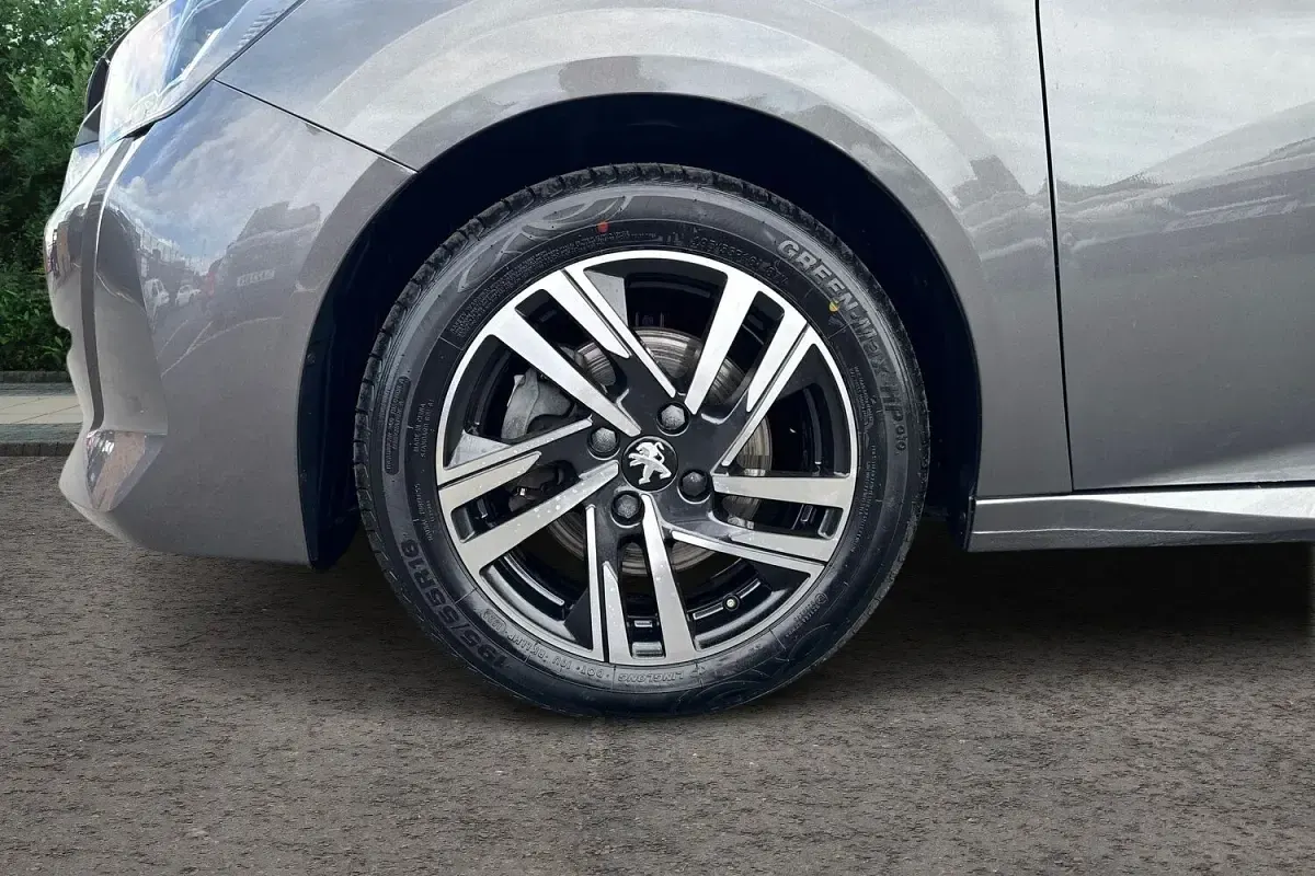 Used Peugeot 208 Active+ 100 HP (73 kW) 2023 Grey Hatchback