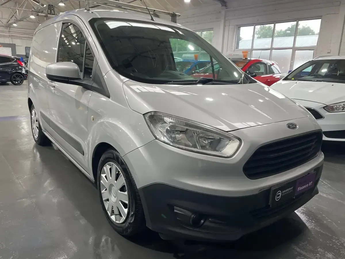 Used Ford Transit Courier Trend 95 HP (69 kW) 2017 Silver Van