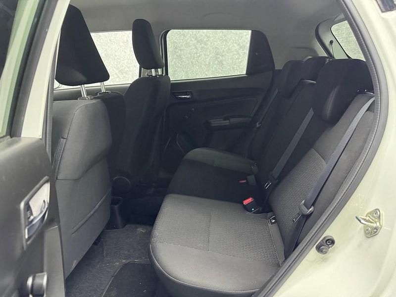 Used Suzuki Swift SZ3 83 HP (61 kW) 2020 White Hatchback