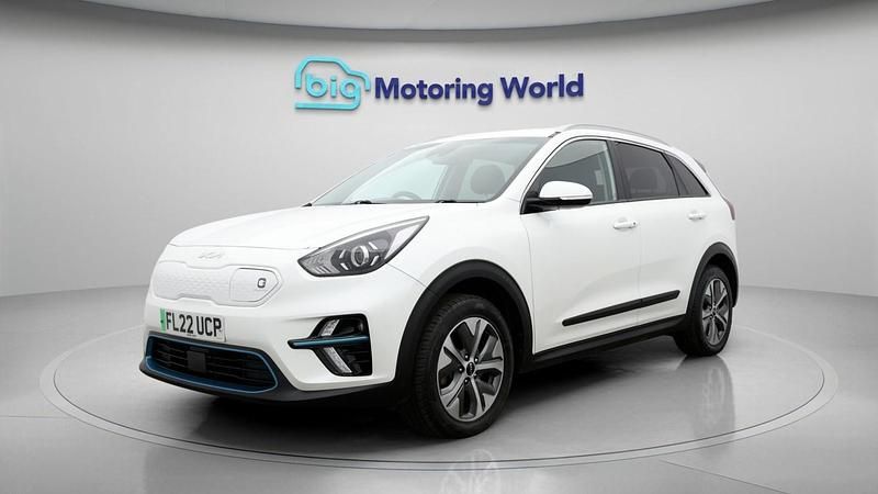 Used Kia e-Niro 147 kW (201 HP) 2022 White SUV