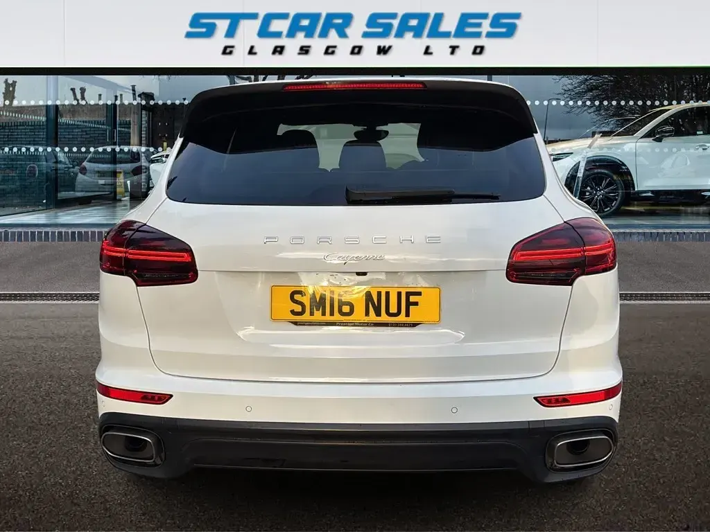 Used Porsche Cayenne 262 HP (192 kW) 2016 White SUV