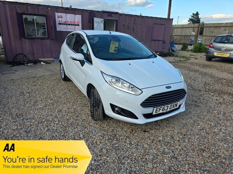 White Used 2014 Ford Fiesta Titanium X Hatchback | £8,490 (Expensive) - Image 1/4