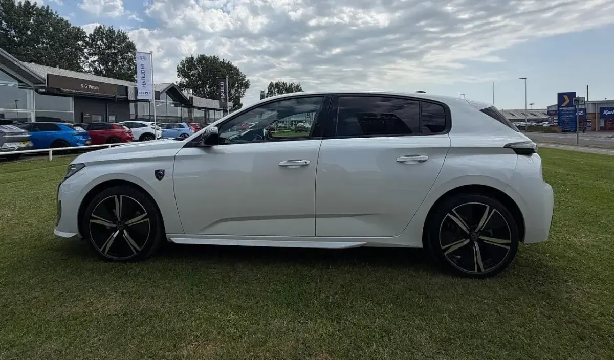 Usado Peugeot 308 GT 129 HP (94 kW) 2023 Branco Citadino