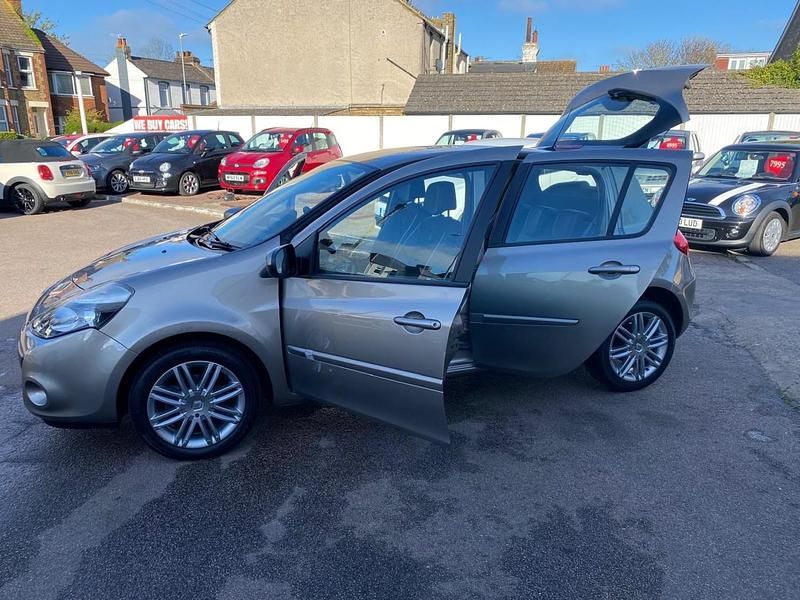Gebraucht Renault Clio IV Dynamique 75 PS (55 kW) 2013 Beige Kleinwagen
