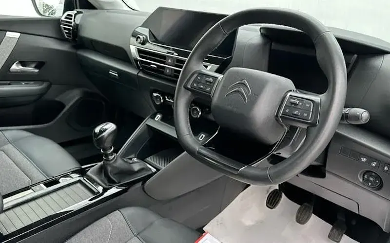 Used Citroën C4 PureTech 131 HP (96 kW) 2023 White SUV