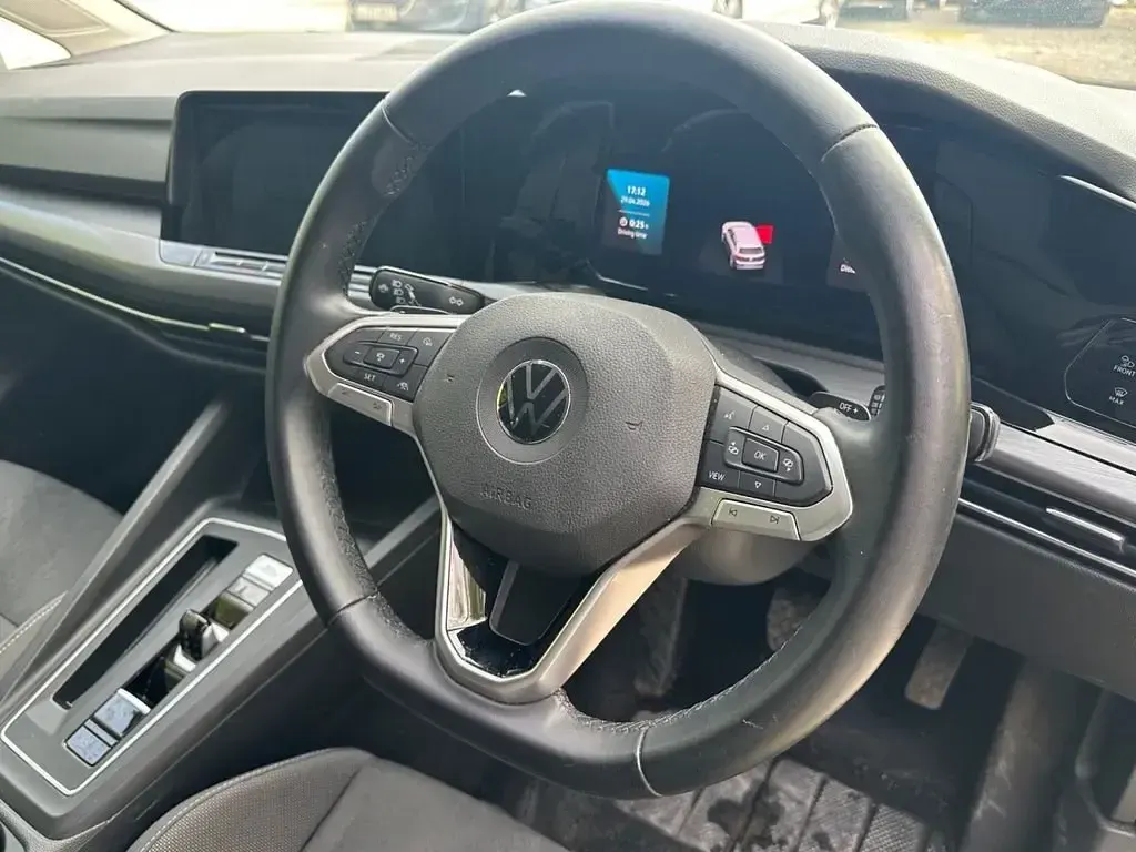 Używany VW Golf VII Style 150 KM (110 kW) 2020 Żółty Hatchback