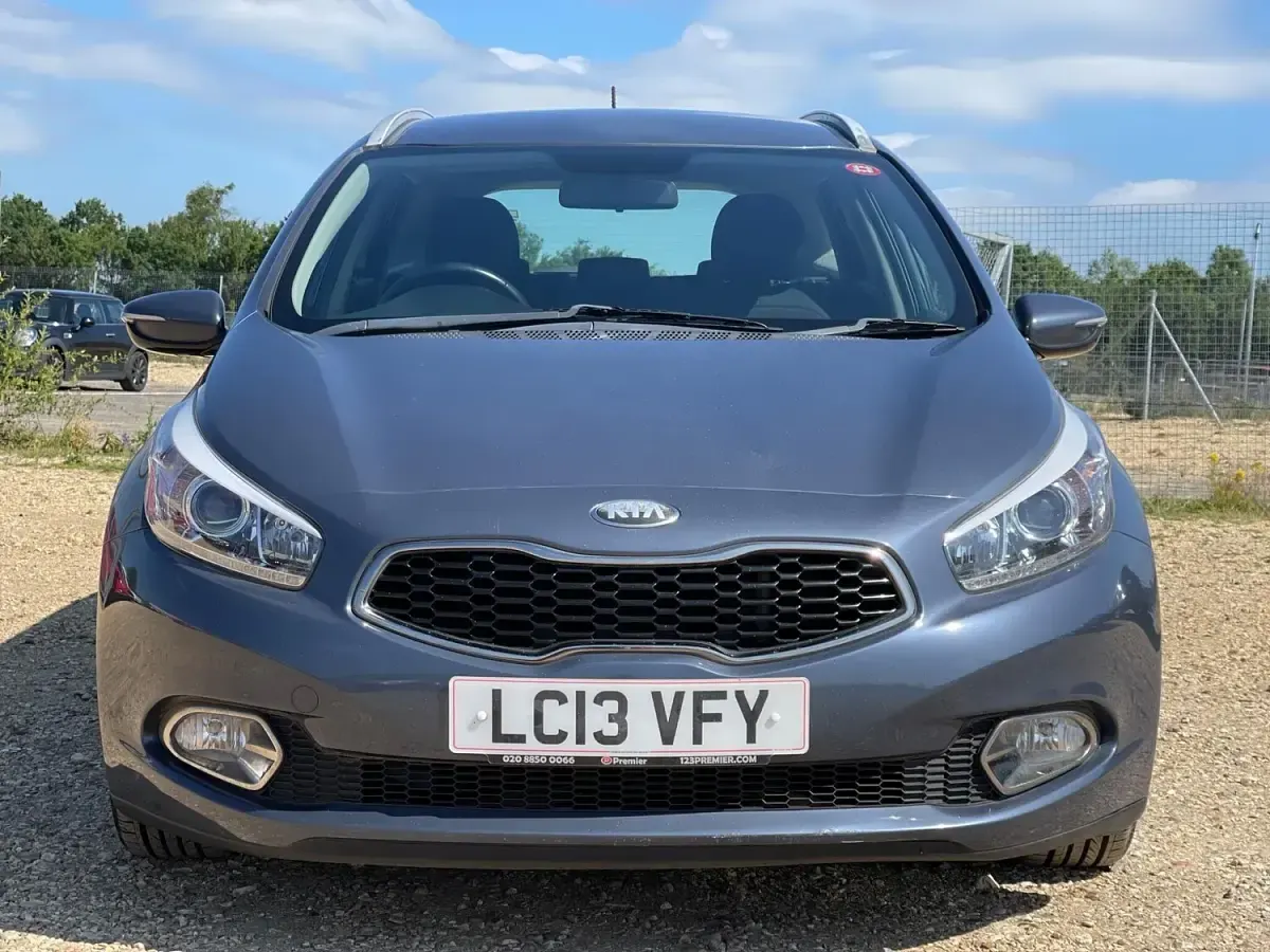 Used Kia Ceed 128 HP (94 kW) 2013 Blue Hatchback