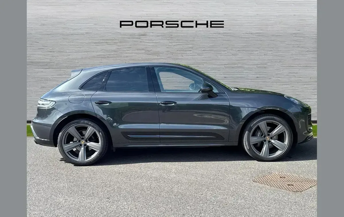 Used Porsche Macan 261 HP (191 kW) 2022 Grey SUV