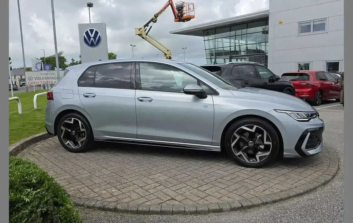 Used VW Golf VIII R-line 150 HP (110 kW) 2025 Silver Hatchback