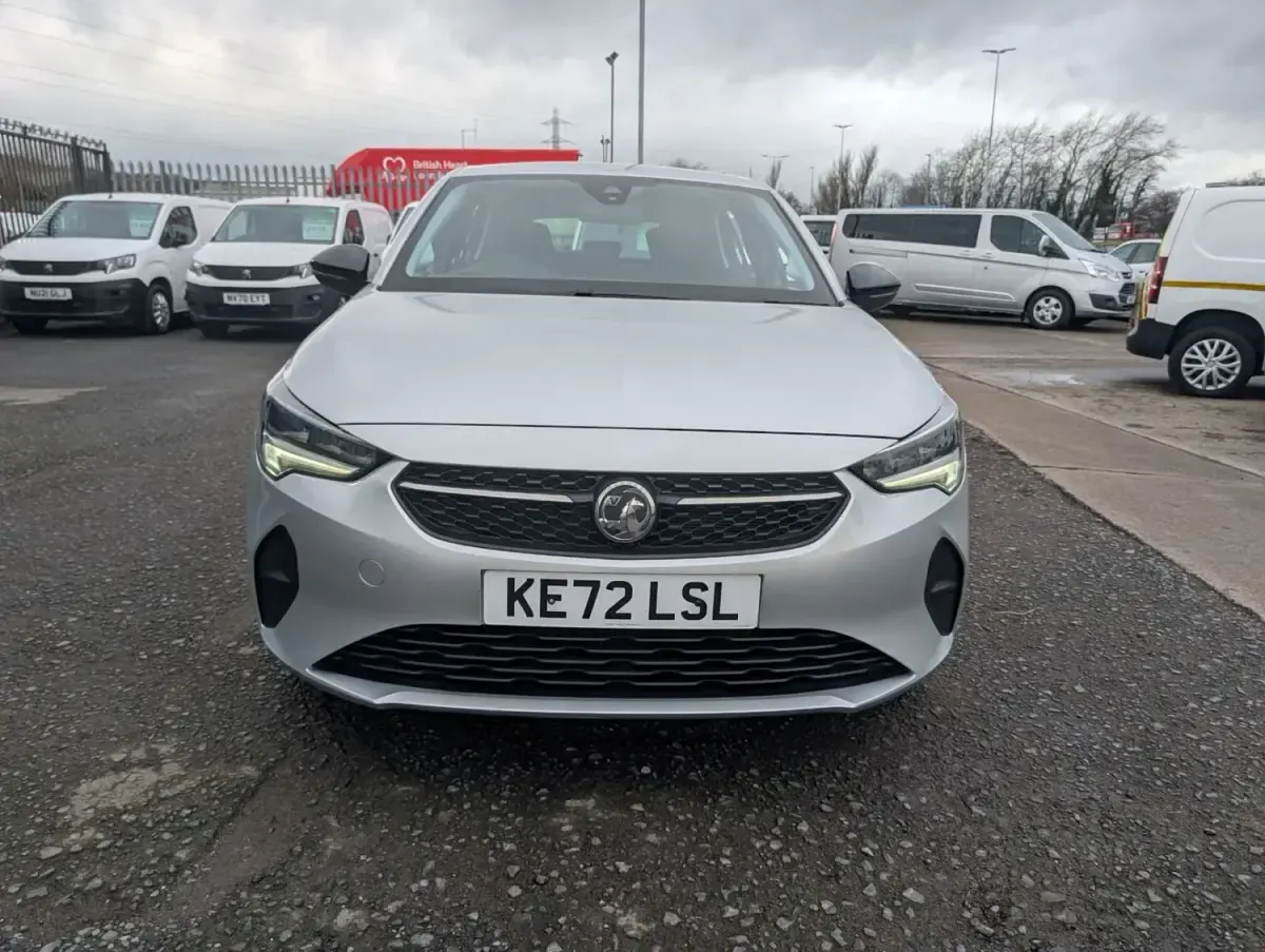 Begagnad Vauxhall Corsa Design Edition 2023 Grå Halvkombi