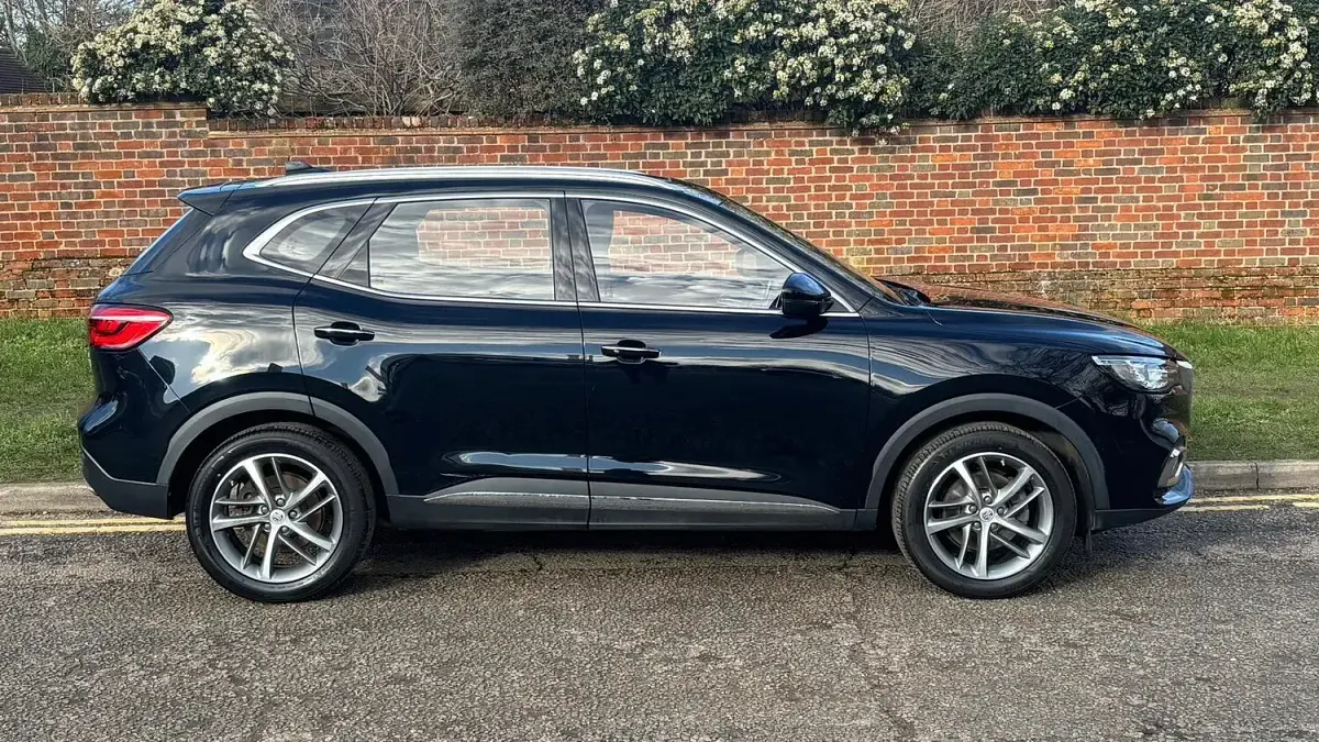 Usado MG HS Exclusive 162 CV (119 kW) 2022 Negro SUV
