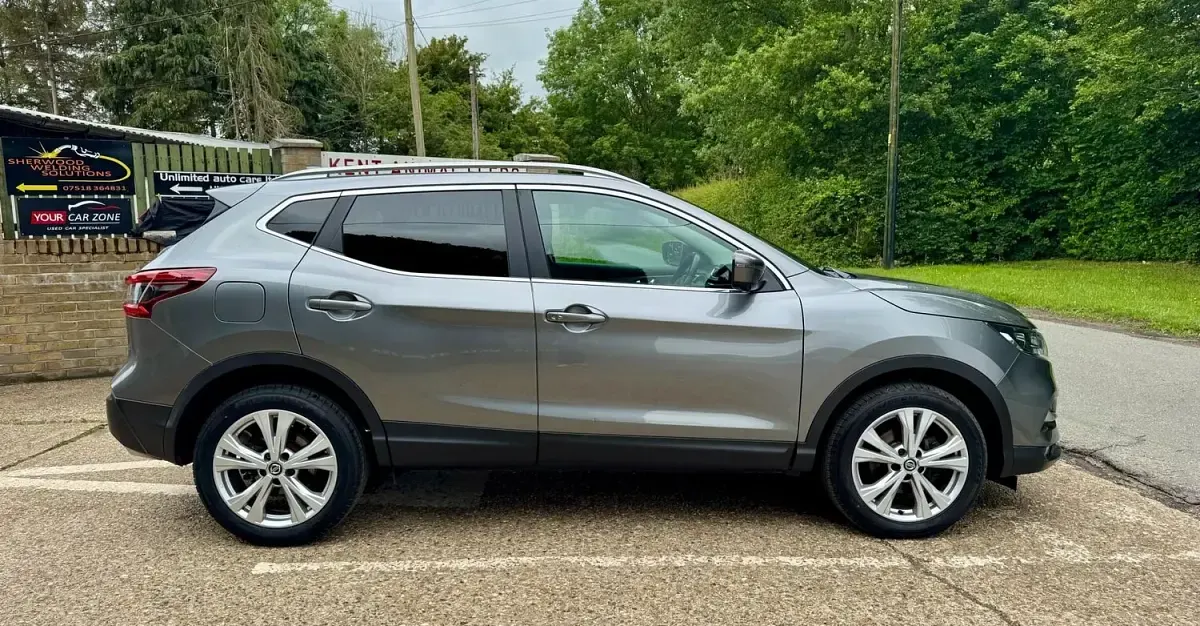 Used Nissan Qashqai N-Connecta 115 HP (84 kW) 2018 Grey SUV
