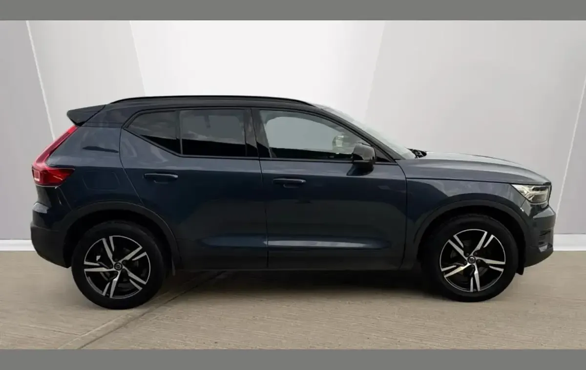 Used Volvo XC40 R-Design 163 HP (119 kW) 2022 Blue  SUV