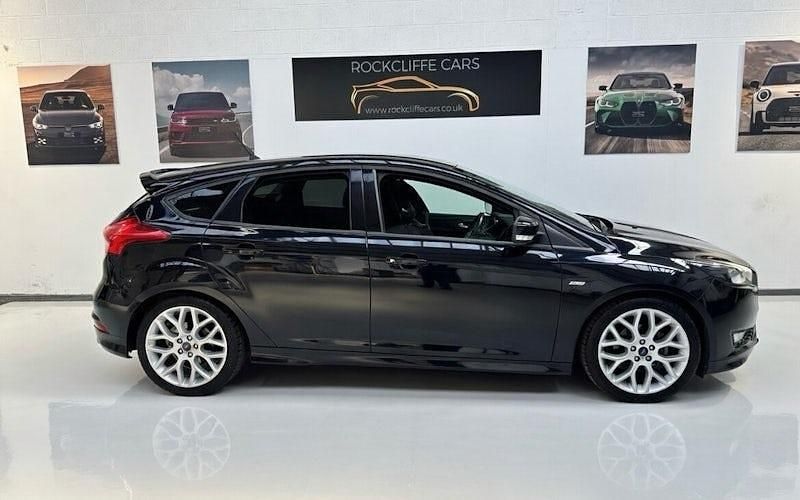 Używany Ford Focus ST-Line 120 KM (88 kW) 2017 Hatchback