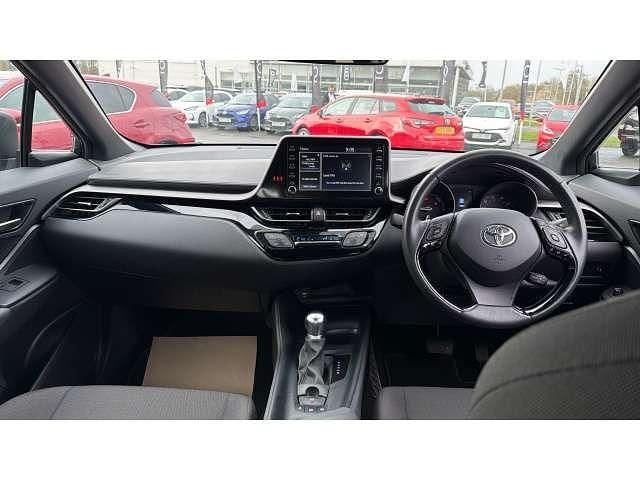 Begagnad Toyota C-HR 122 HK (89 kW) 2023 Röd SUV