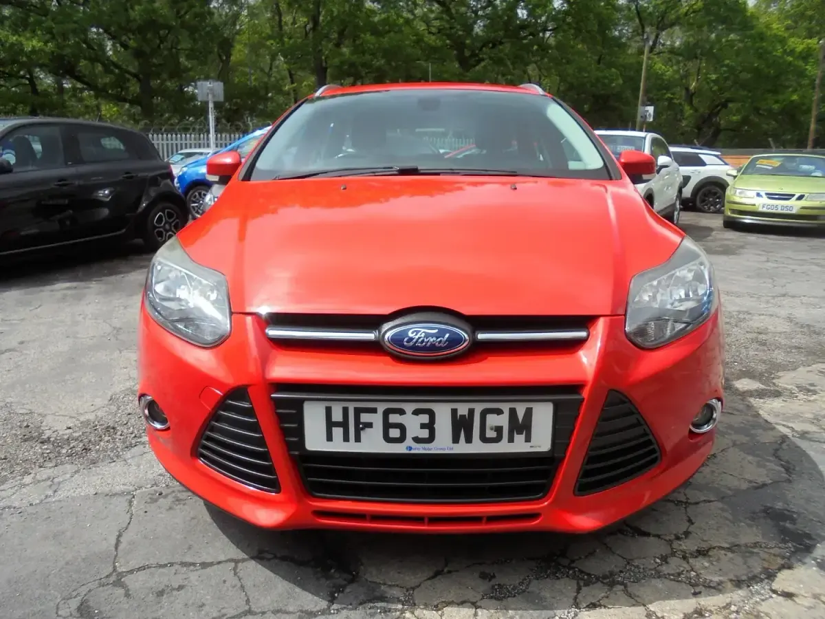 Used Ford Focus Zetec 115 HP (84 kW) 2013 Red Estate