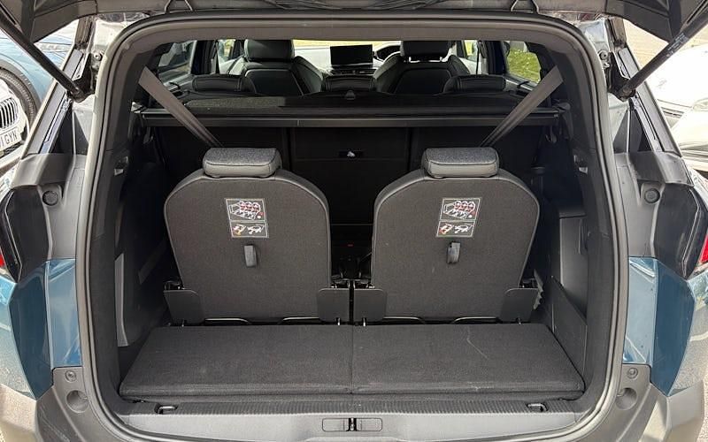 Second-hand Peugeot 5008 Allure+ 131 CP (96 kW) 2023 Albastru SUV