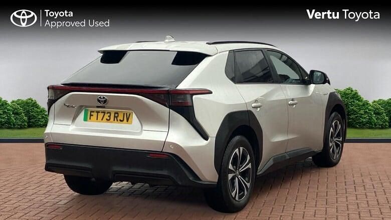 Used Toyota bZ4X 150 kW (204 HP) 2023 Silver SUV