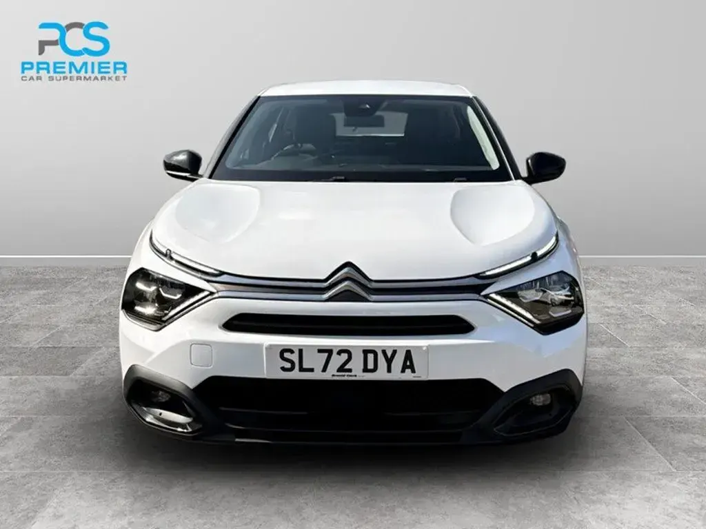 Used Citroën C4 PureTech 2022 Polar white Hatchback