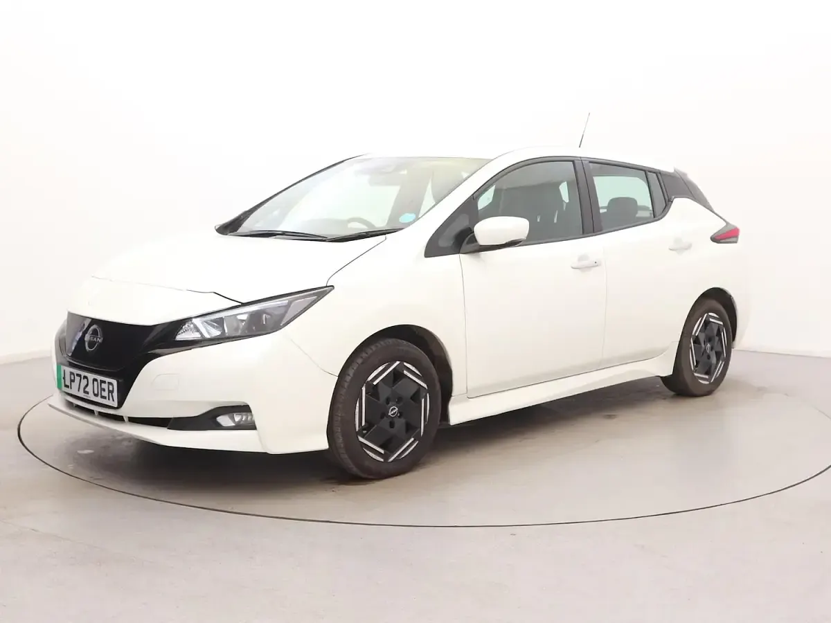 Used Nissan Leaf Acenta 110 kW (150 HP) 2022 White Hatchback