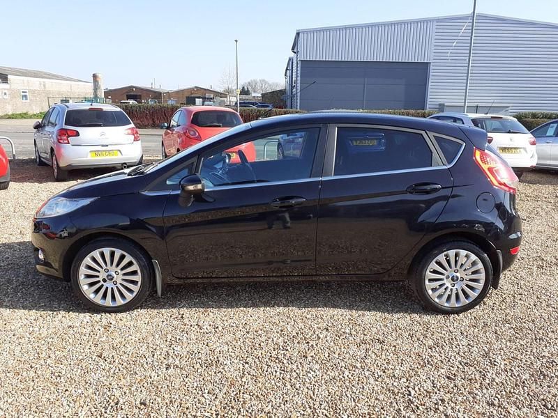 Używany Ford Fiesta Titanium 2008 Czarny Hatchback