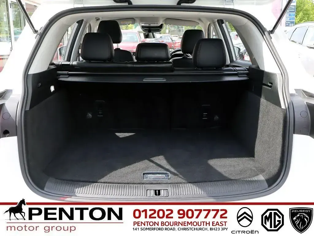 Used MG HS SE 258 HP (189 kW) 2023 White SUV