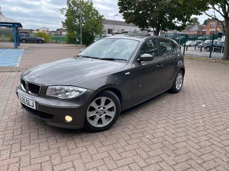 Brown Used 2005 BMW 120 Hatchback | £2,290 (Good price) - Image 1/4