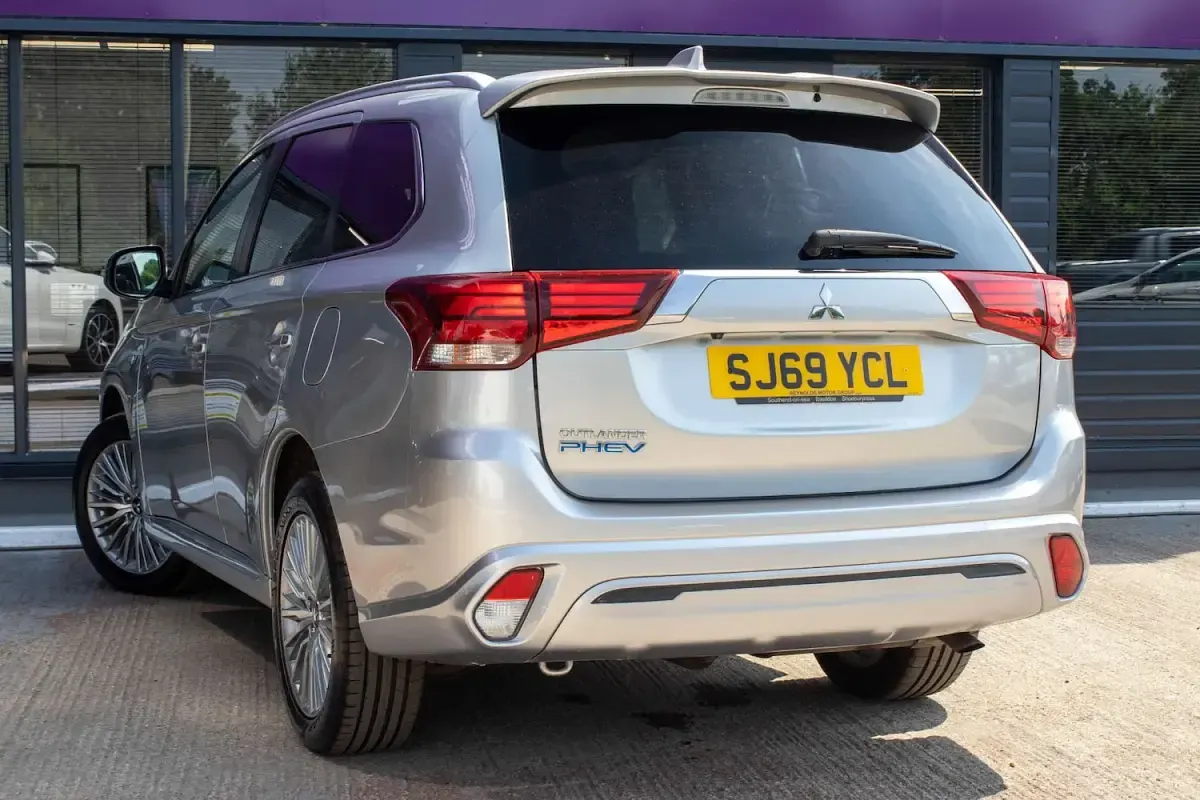 Used Mitsubishi Outlander P-HEV 2019 Silver Estate