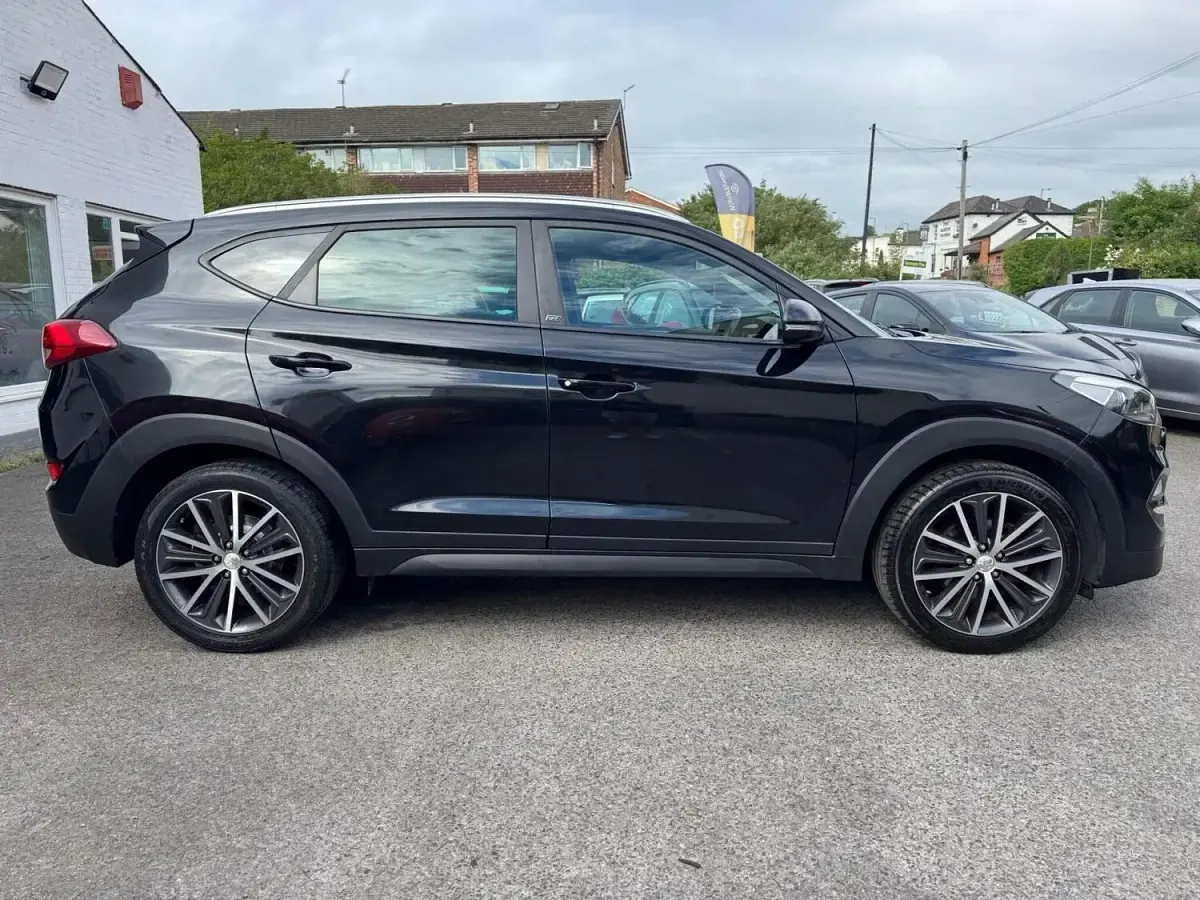 Used Hyundai Tucson GO! 141 HP (103 kW) 2018 Black SUV