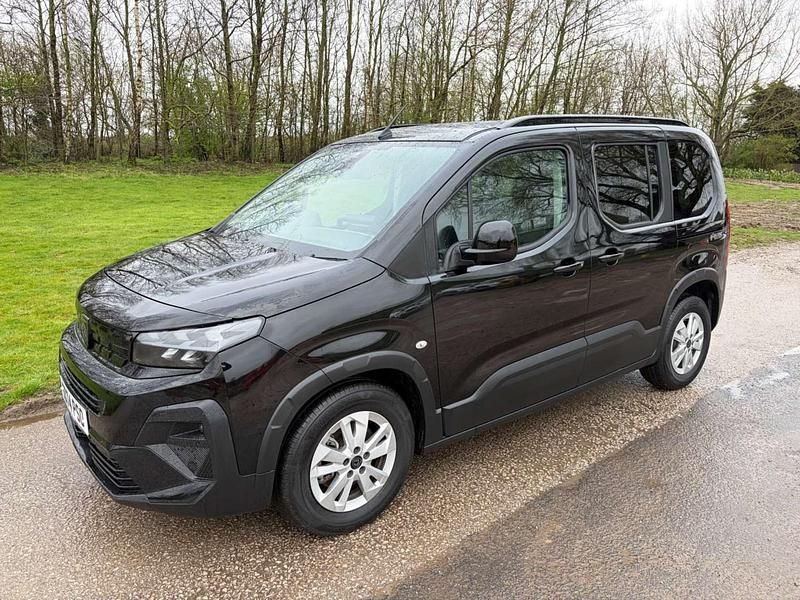 Gebraucht Peugeot Rifter Allure 2024 Schwarz Van / Kleinbus