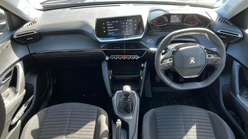 Używany Peugeot 2008 Active+ 100 KM (73 kW) 2022 Czarny SUV