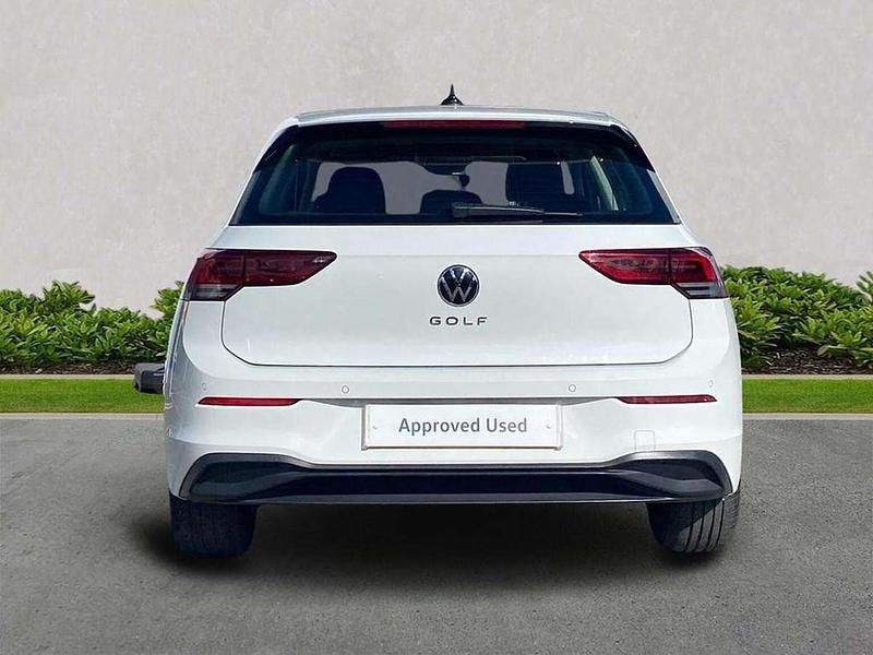 Used VW Golf VIII Life 130 HP (95 kW) 2023 White Hatchback