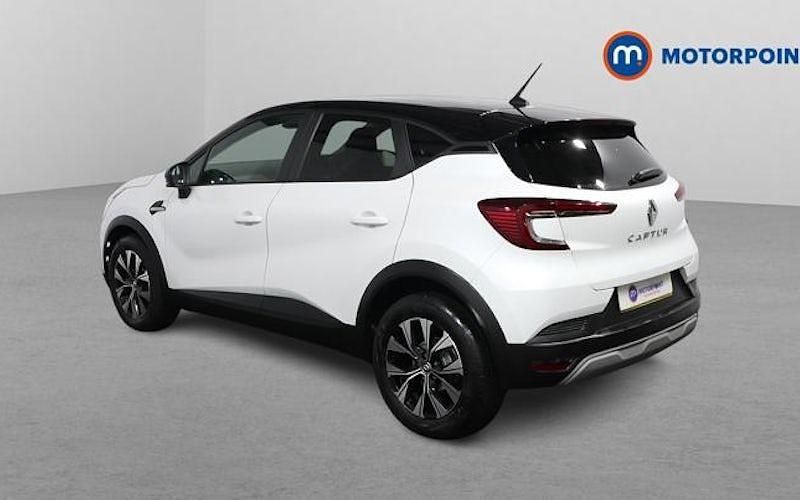 Used Renault Captur LIMITED 91 HP (66 kW) 2022 White/black SUV