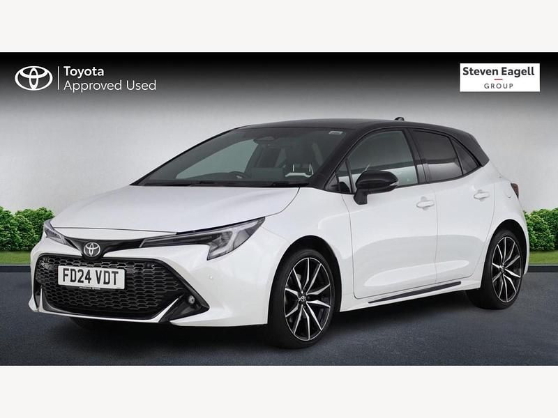 Used Toyota Corolla Sport 196 HP (144 kW) 2024 White/black Hatchback