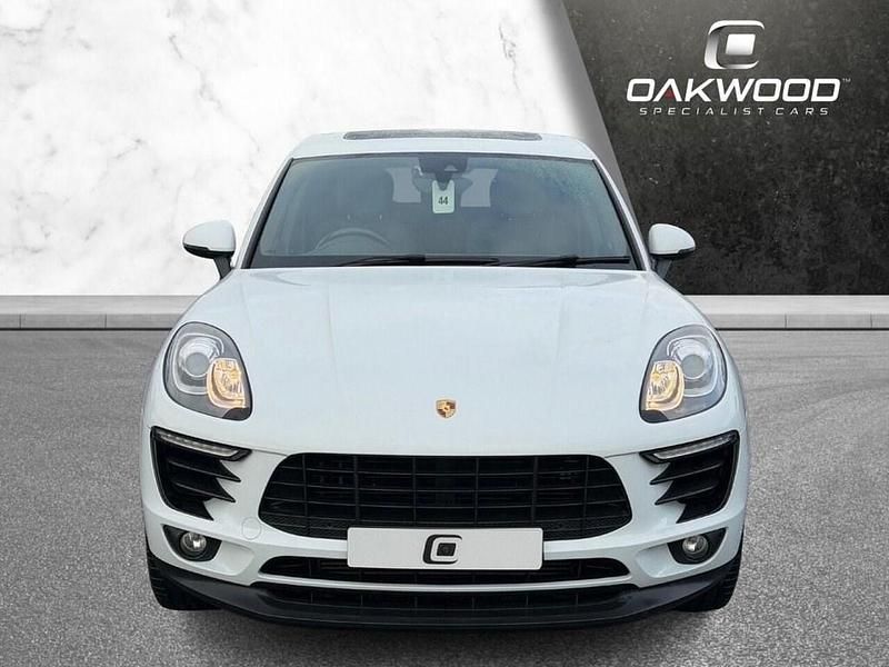 Used Porsche Macan 258 HP (189 kW) 2016 White SUV
