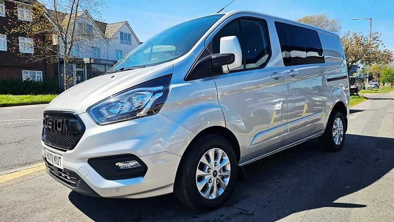 Begagnad Ford Transit Custom Limited 130 HK (95 kW) 2020 Silver Van