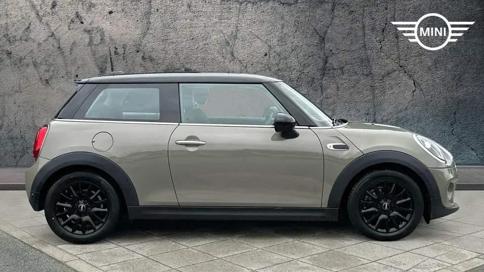 Used Mini Cooper Classic 134 HP (98 kW) 2018 Grey Hatchback