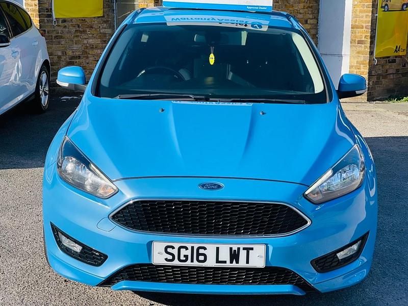 Used Ford Focus Zetec 2016 Blue Hatchback
