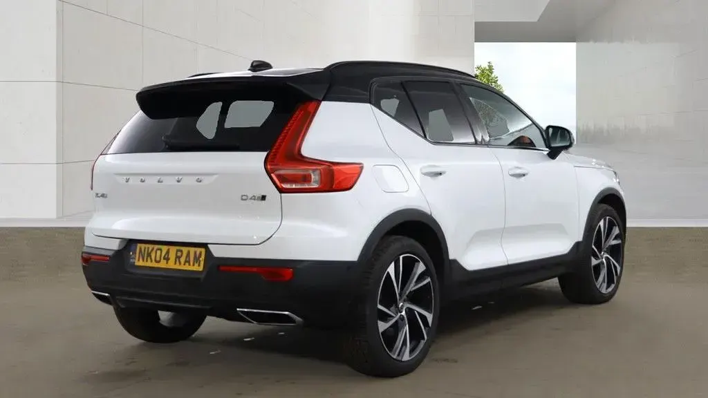 Used Volvo XC40 190 HP (139 kW) 2018 White SUV