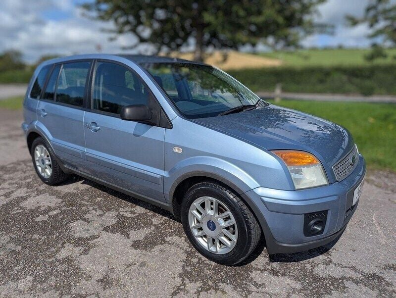 Blue Used 2007 Ford Fusion Zetec Hatchback | £2,495 (Good price) - Image 1/4