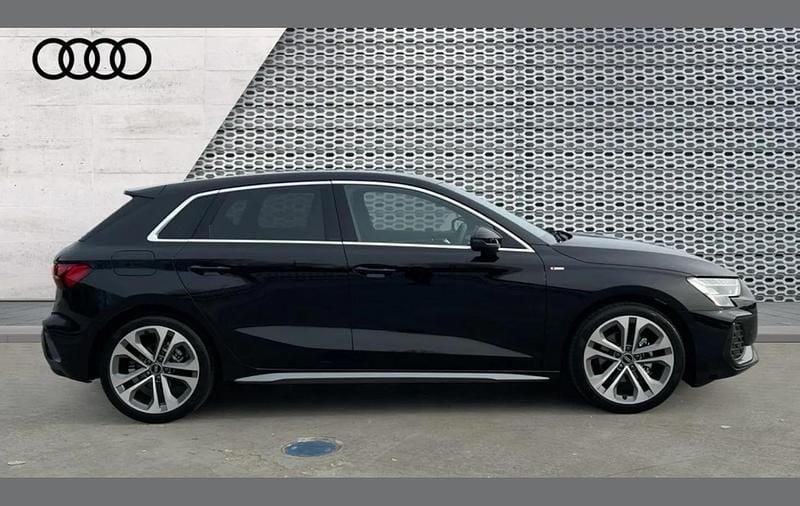 Ny Audi A3 S-Line 113 HK (83 kW) 2026 Svart Halvkombi