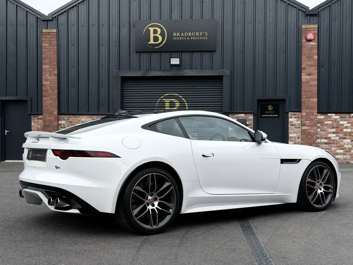 Used Jaguar F-Type Supercharged 550 HP (404 kW) 2017 White Coupe