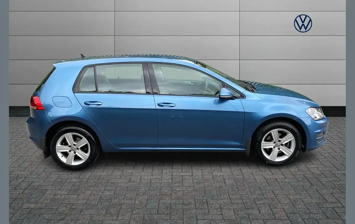 Used VW Golf VII Edition 147 HP (108 kW) 2017 Blue Hatchback