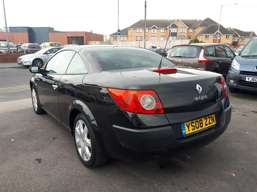 Used Renault Mégane Cabriolet Dynamique 106 HP (77 kW) 2008 Black Cabriolet