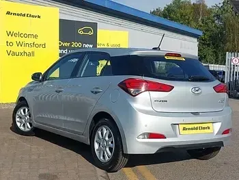 Used Hyundai i20 SE 84 HP (61 kW) 2017 Silver Hatchback