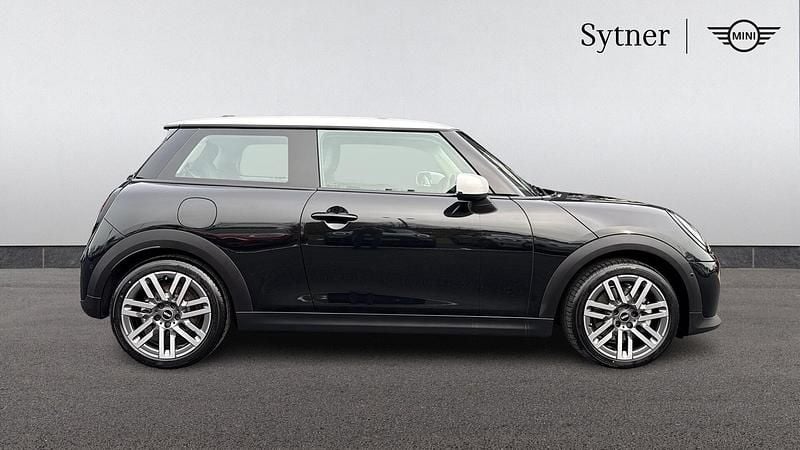 Used Mini Cooper Hatch 154 HP (113 kW) 2025 Black Hatchback